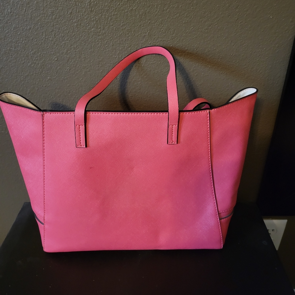 GUESS purse - Picture 2 of 5